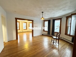 28 Willow St, Unit 2T in Cambridge, MA - Building Photo - Building Photo