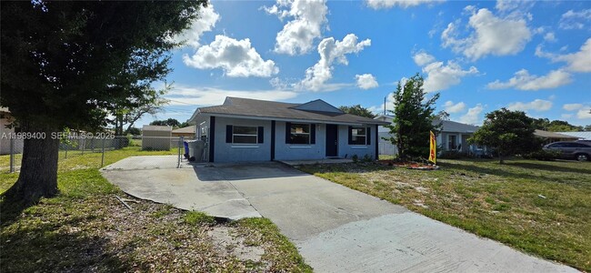 property at 338 8th Ave SW