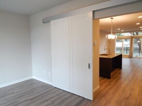 13959 NE 15th Ct in Bellevue, WA - Building Photo - Building Photo