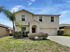 205 English Heritage Pl in Dover, FL - Building Photo