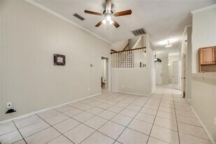 8113 Heritage Pl Dr in Fort Worth, TX - Building Photo