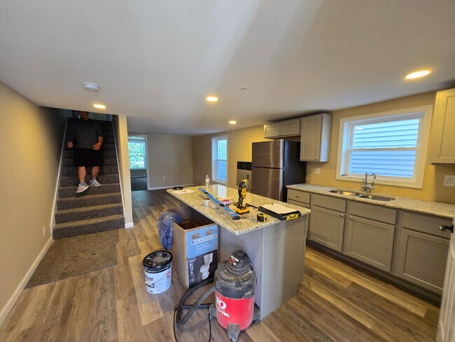 109 2nd St in Dupont, PA - Building Photo - Building Photo