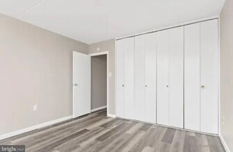 401 Cooper Landing Rd, Unit 427 in Cherry Hill, NJ - Foto de edificio - Building Photo