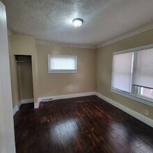 222 N Pershing Ave in Indianapolis, IN - Building Photo - Building Photo