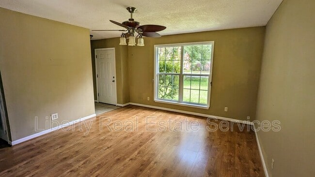 927 Greenbriar Ct in Hinesville, GA - Building Photo - Building Photo