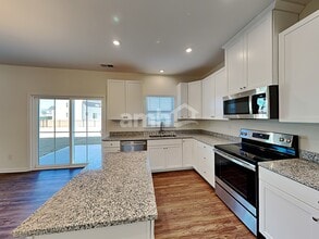 561 Larragan Dr in Denver, NC - Building Photo - Building Photo