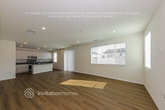 2451 Gunner Ridge Way in Rialto, CA - Foto de edificio - Building Photo