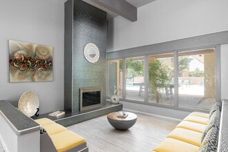 La Estancia in El Paso, TX - Foto de edificio - Interior Photo