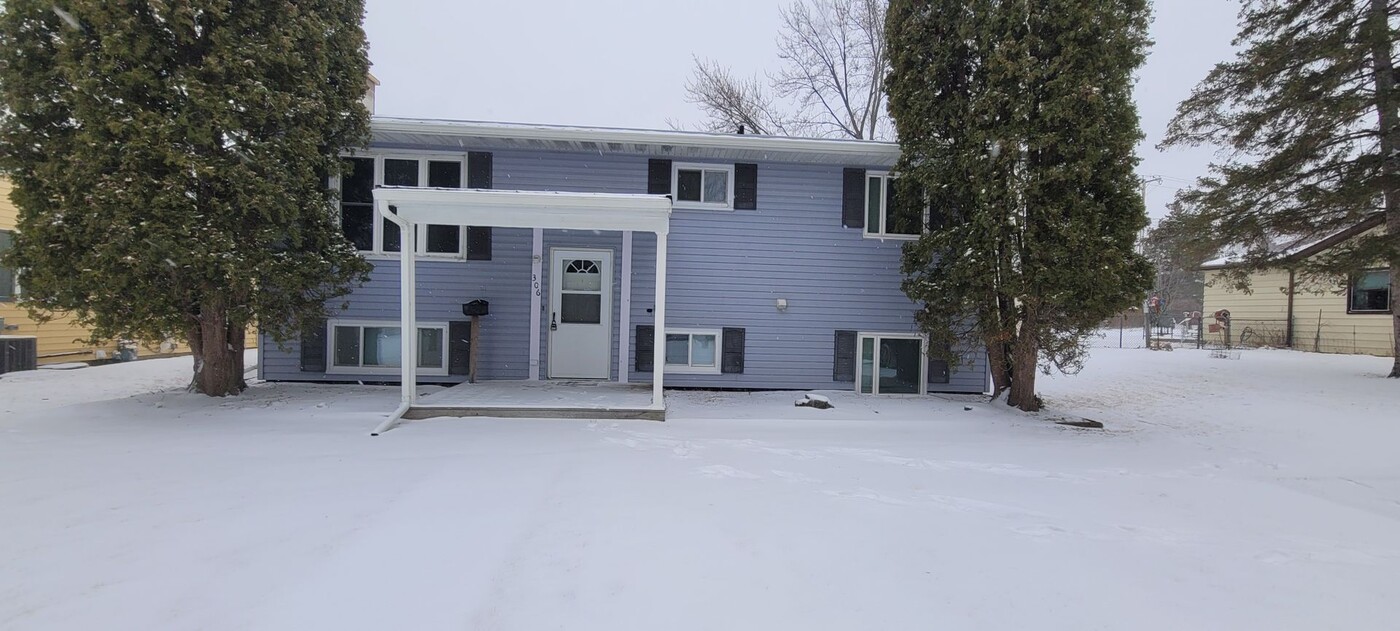 306 Norwood Dr NE in Bemidji, MN - Building Photo