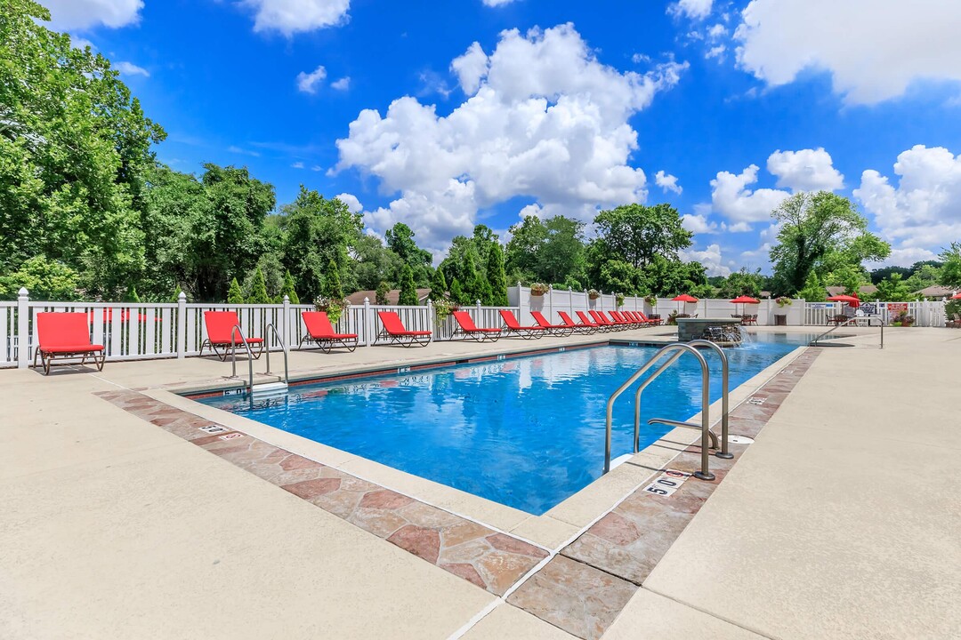 Orchard Village Apartments in Ballwin, MO - Building Photo