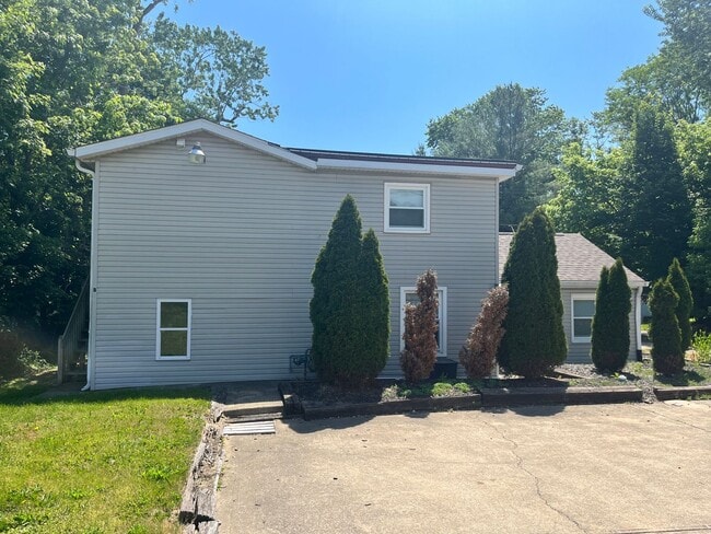 property at 2527 S Rogers St
