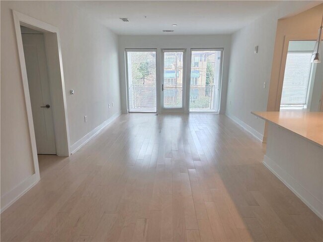 775 Juniper St NE in Atlanta, GA - Foto de edificio - Building Photo