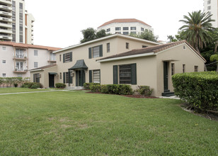 19-23 Santillane Ave in Coral Gables, FL - Building Photo - Building Photo