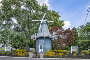 Nieuw Amsterdam Village in South Amboy, NJ - Building Photo