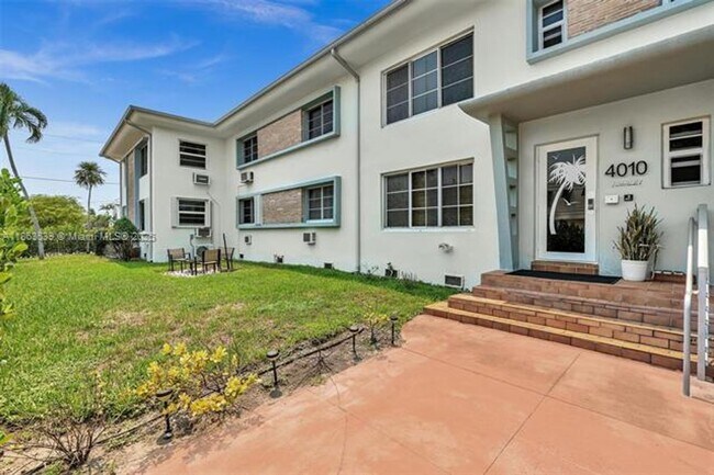 4010 Meridian Ave in Miami Beach, FL - Building Photo - Building Photo