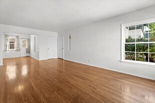 1518 Yale St, Unit 1 in Santa Monica, CA - Building Photo