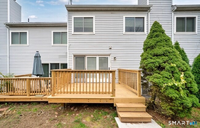 7 Midway Dr in Cromwell, CT - Building Photo - Building Photo