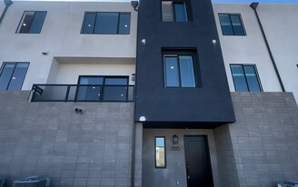 2115 Reed Dr in San Diego, CA - Building Photo