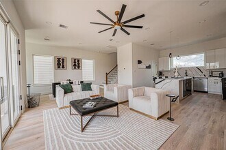 4207 Ward St in Houston, TX - Foto de edificio - Building Photo