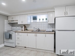 65 Fairfield Ave in Toronto, ON - Building Photo - Building Photo