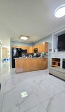 6709-184A 184a St in Surrey, BC - Building Photo - Building Photo