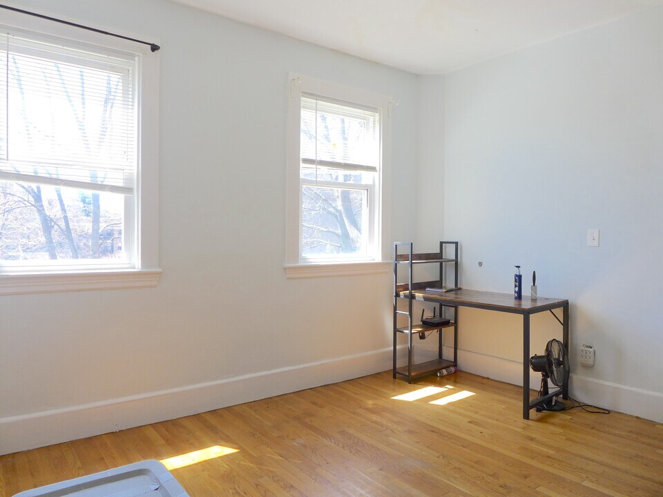 4 Wallingford Rd, Unit 3 in Boston, MA - Building Photo