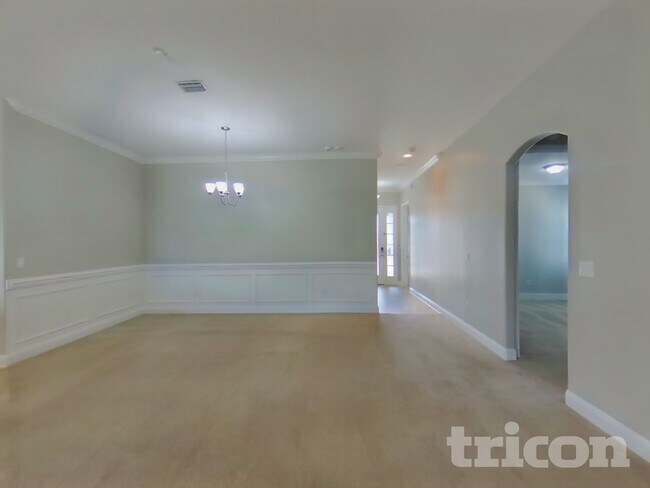 10885 Chitwood Dr in Jacksonville, FL - Foto de edificio - Building Photo