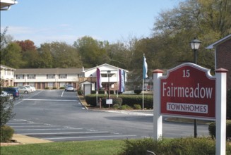 Fairmeadow Townhomes in Greenville, SC - Foto de edificio - Building Photo