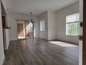 9580 W Reno Ave in Las Vegas, NV - Building Photo - Building Photo