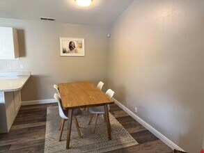 1227 Riverside Ave, Unit 60 in Provo, UT - Building Photo - Building Photo