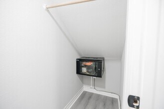 2519 Washington St in Waller, TX - Foto de edificio - Building Photo