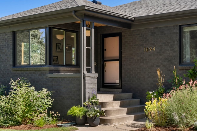 1694 Niagara St in Denver, CO - Foto de edificio - Building Photo
