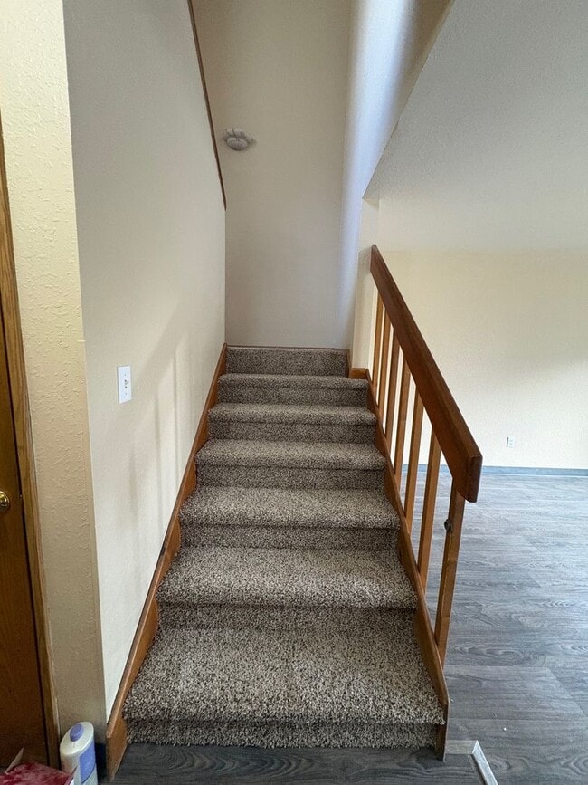 1096-1098 W Regis St in Stayton, OR - Building Photo - Building Photo