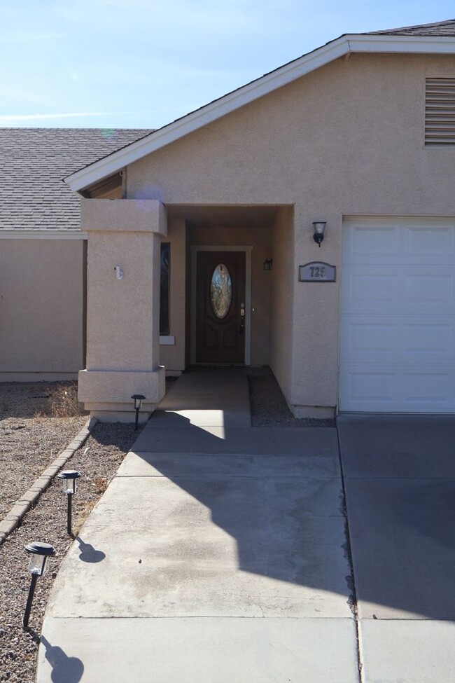 725 W Mesquite St in Chandler, AZ - Building Photo - Building Photo