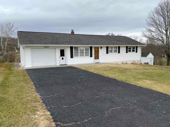 5946 Centennial Rd in Blacksburg, VA - Building Photo - Building Photo