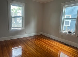 43 Pearl St, Unit 1 in Medford, MA - Building Photo - Building Photo