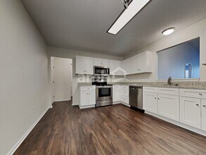 15522 Dry Creek Rd in Noblesville, IN - Foto de edificio - Building Photo