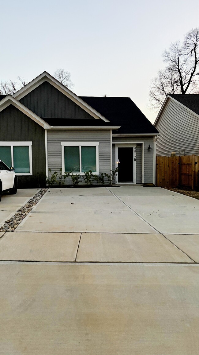 property at 4817 Victoria Ave