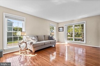 12127 Eddyspark Dr in Herndon, VA - Building Photo - Building Photo
