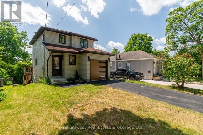 8 Chadwick Ave in Guelph, ON - Building Photo - Building Photo