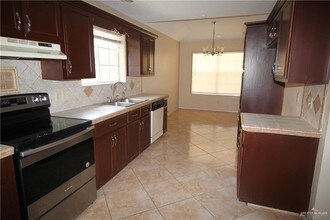 3413 Warbler Ave in McAllen, TX - Building Photo - Building Photo