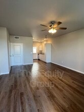 405 S Summit St in Visalia, CA - Building Photo - Building Photo