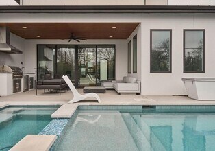 2113 Ann Arbor Ave in Austin, TX - Building Photo - Building Photo