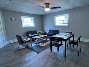 2240 Potomac Ave in Pittsburgh, PA - Building Photo - Building Photo