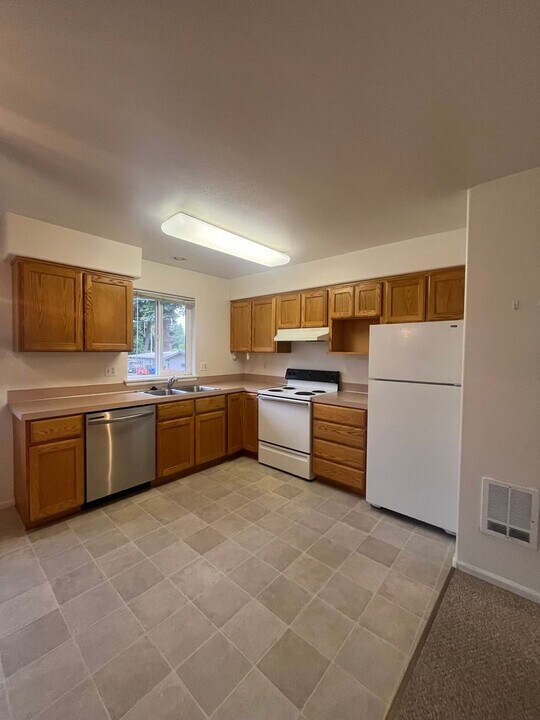 1679 Ono Ave in Eugene, OR - Building Photo