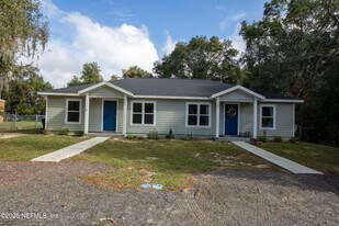 442 SW Naha St in Keystone Heights, FL - Building Photo