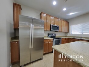 8140 W Palo Verde Ave in Peoria, AZ - Building Photo - Building Photo