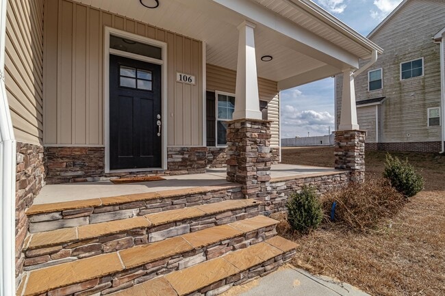 106 Aspen Rdg Dr in Pikeville, NC - Building Photo - Building Photo
