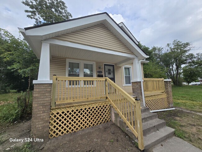 16582 Santa Rosa Dr in Detroit, MI - Building Photo - Building Photo