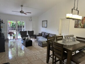 2310 Plum Ct in Pembroke Pines, FL - Building Photo - Building Photo